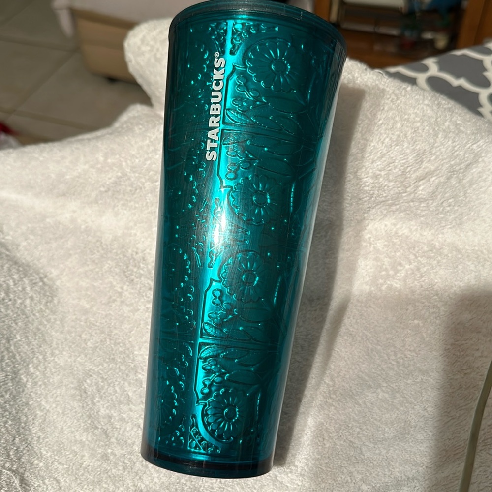 2017 STARBUCKS METALLIC EMBOSSED FOIL TUMBLER. 24oz. Teal. VGUC.